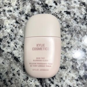 USED ONCE - Kylie Cosmetics Skin Tint in 3wn